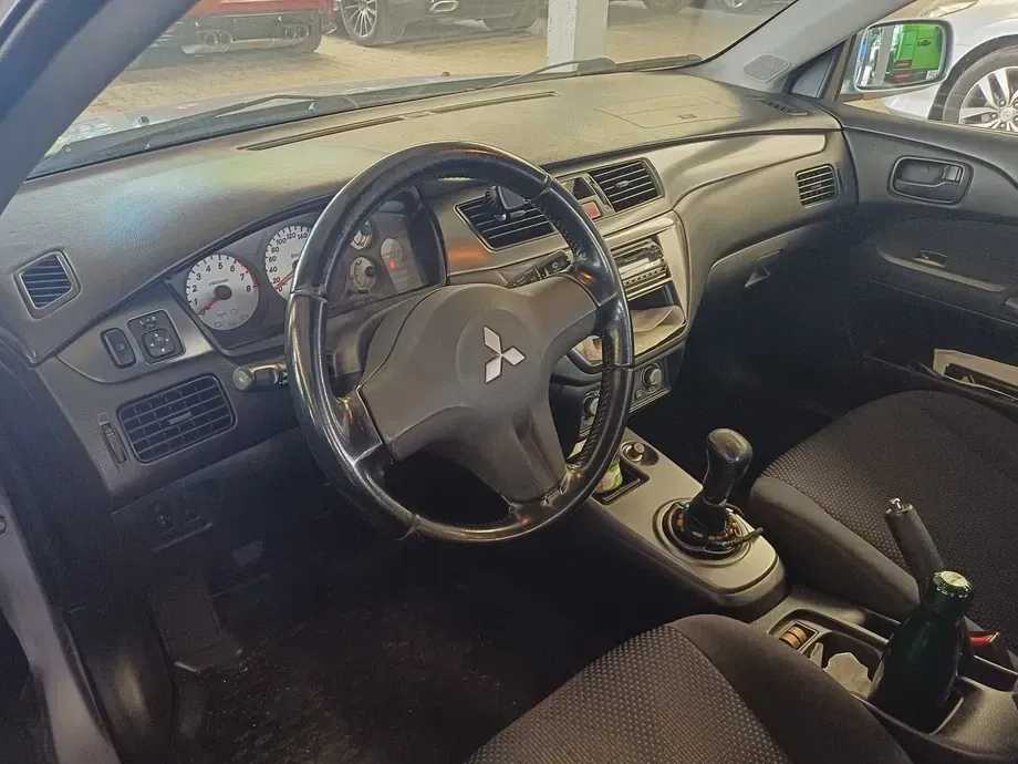 Mitsubishi Lancer — imagine 4