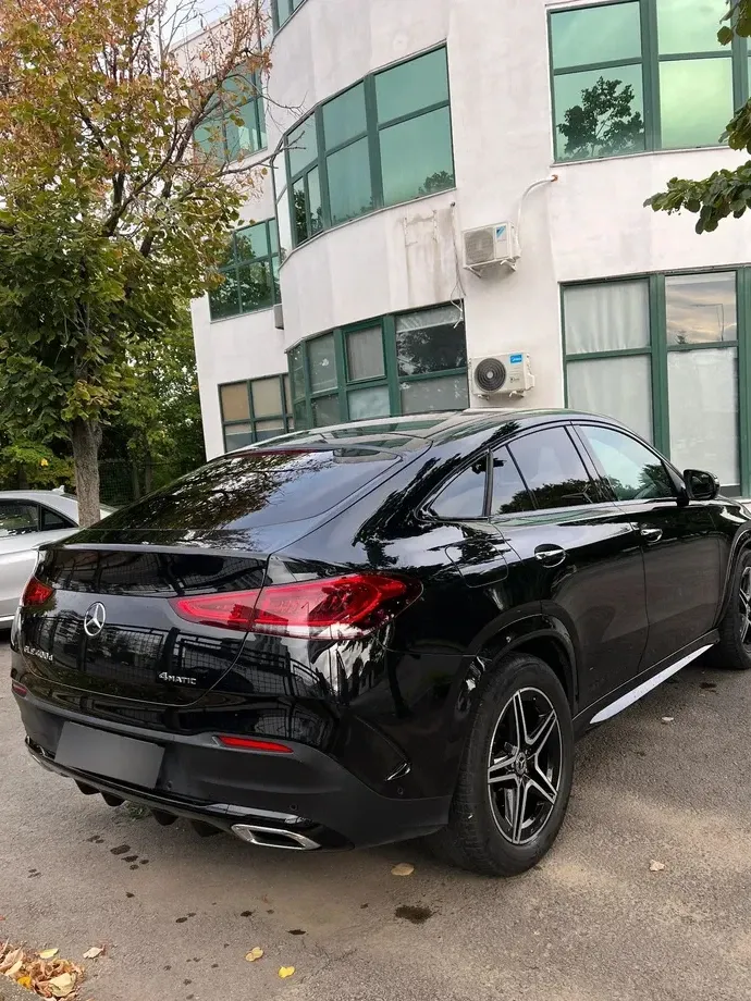 Mercedes-Benz GLE 400 d 4MATIC — imagine 4