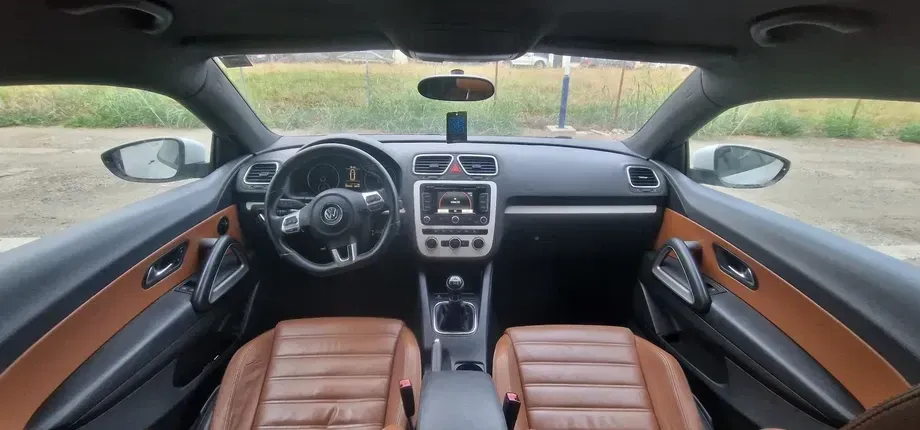 Volkswagen Scirocco 2.0 TDI DPF — imagine 3