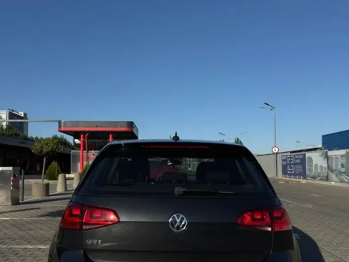 Volkswagen Golf VII 2.0 TSI BMT DSG GTI