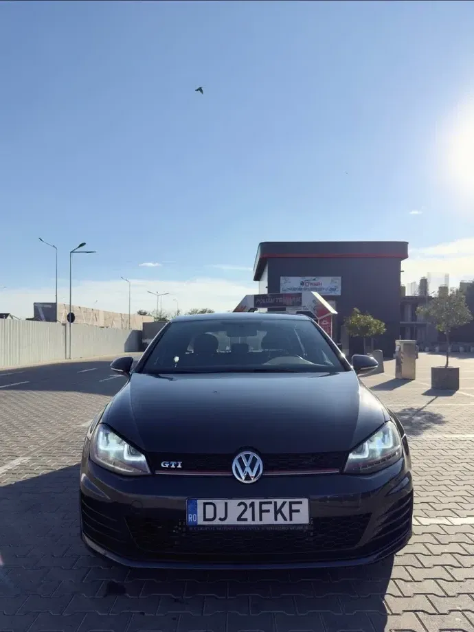 Volkswagen Golf VII 2.0 TSI BMT DSG GTI — imagine 3