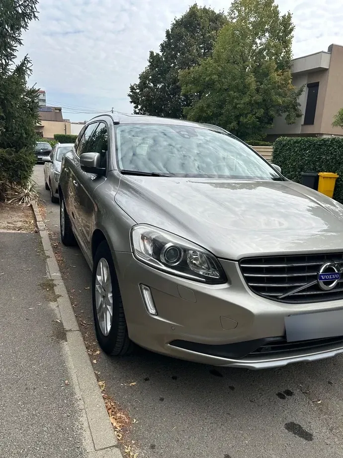 Volvo XC 60 D4AWD Kinetic — imagine 2
