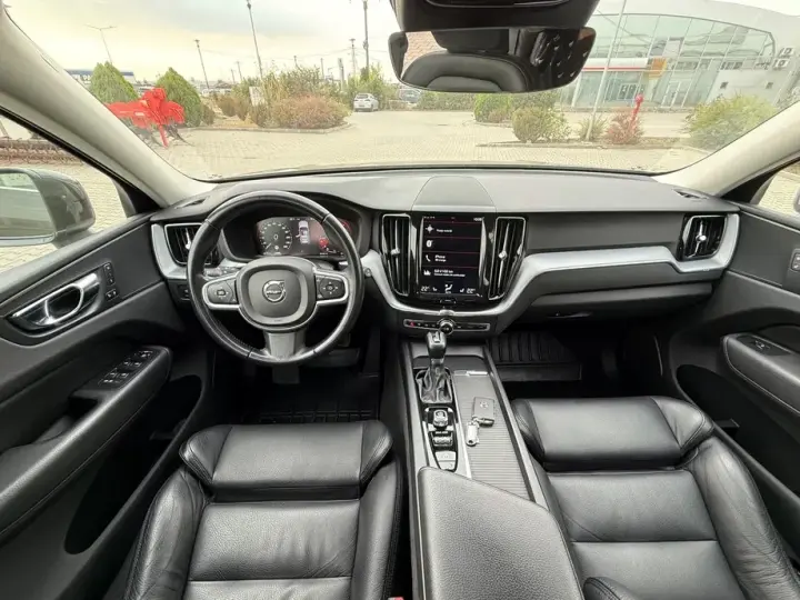 Volvo XC 60 II D4 Geartronic Momentum Pro