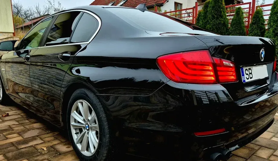 BMW Seria 5 F10/F11/F07 525d Aut. — imagine 5