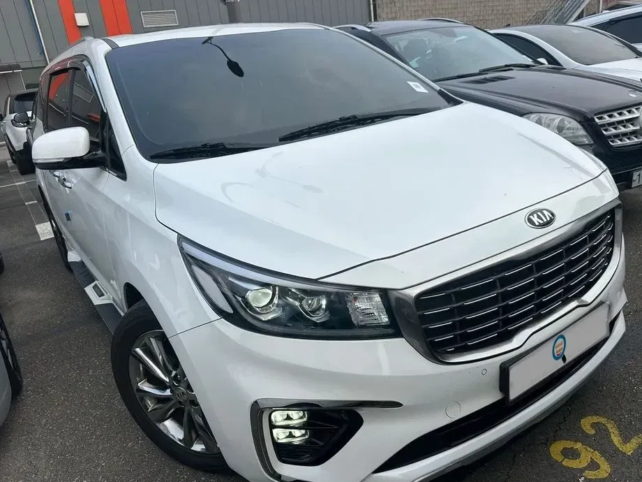 Kia Carnival — imagine 3