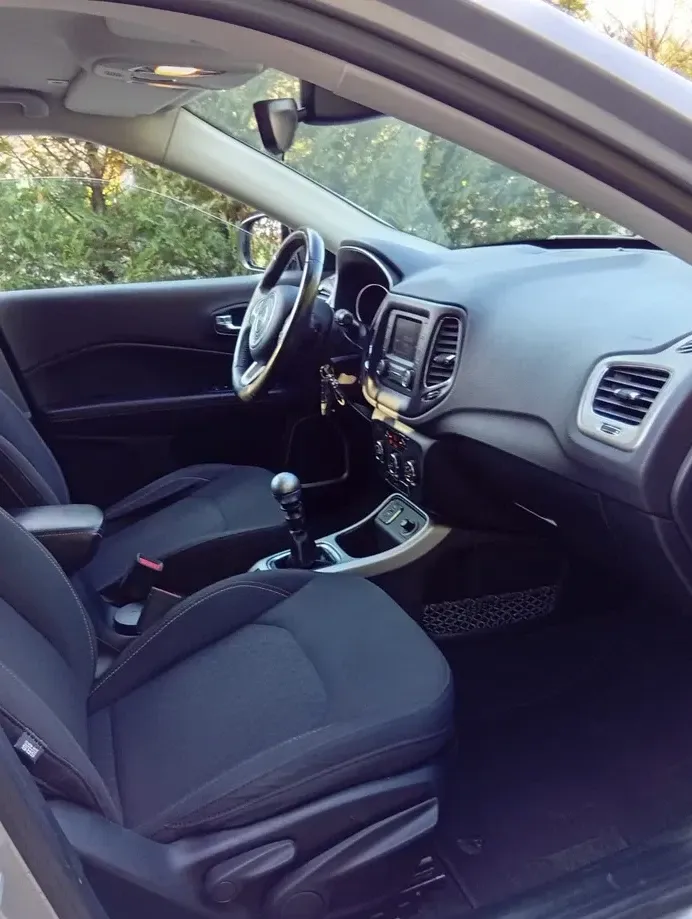 Jeep Compass — imagine 5