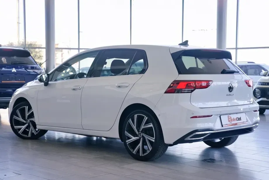 Volkswagen Golf VIII 1.4 eHybrid OPF DSG Style — imagine 6