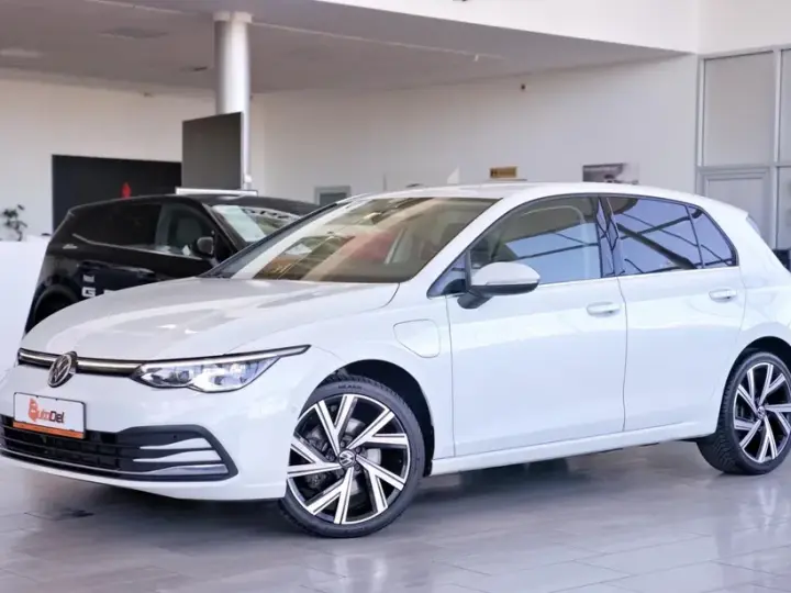 Volkswagen Golf VIII 1.4 eHybrid OPF DSG Style