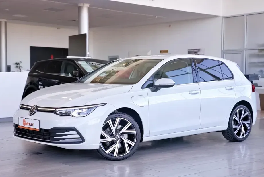 Volkswagen Golf VIII 1.4 eHybrid OPF DSG Style — imagine 3