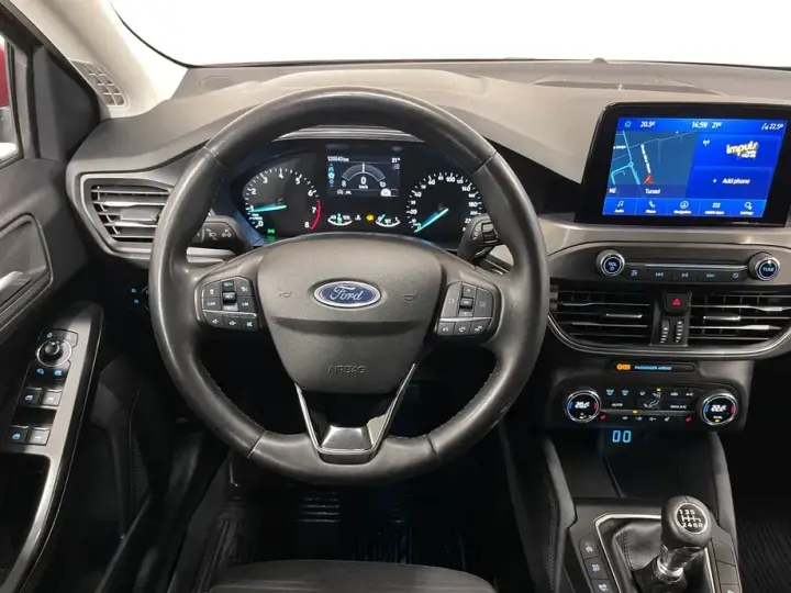 Ford Focus MK4 1.0 EcoBoost 6MT MHEV Titanium