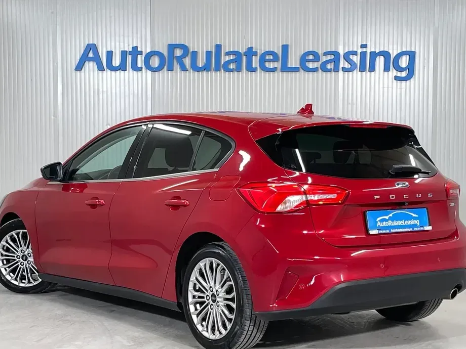 Ford Focus MK4 1.0 EcoBoost 6MT MHEV Titanium — imagine 4