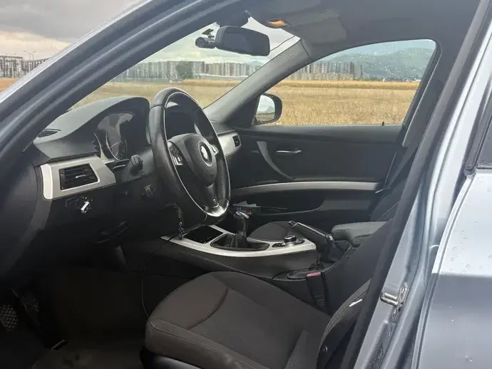 BMW Seria 3 E90/E91/E92/E93 318i
