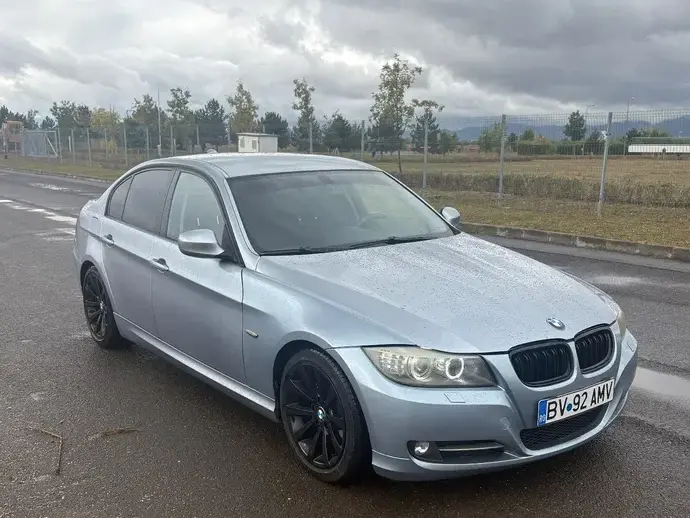 BMW Seria 3 E90/E91/E92/E93 318i