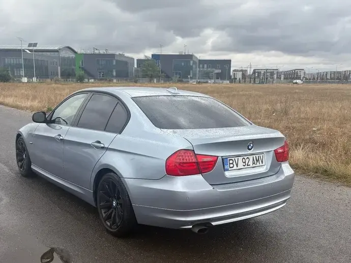 BMW Seria 3 E90/E91/E92/E93 318i