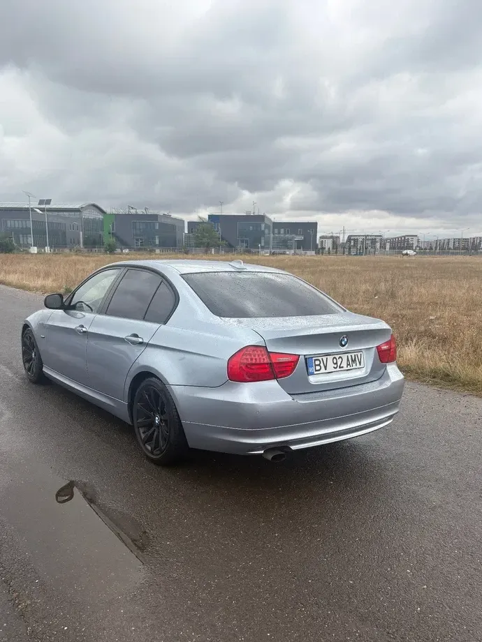 BMW Seria 3 E90/E91/E92/E93 318i — imagine 5