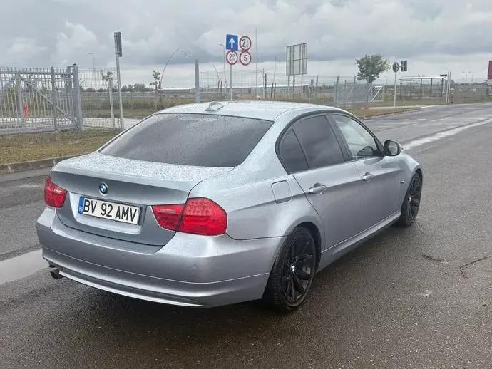 BMW Seria 3 E90/E91/E92/E93 318i