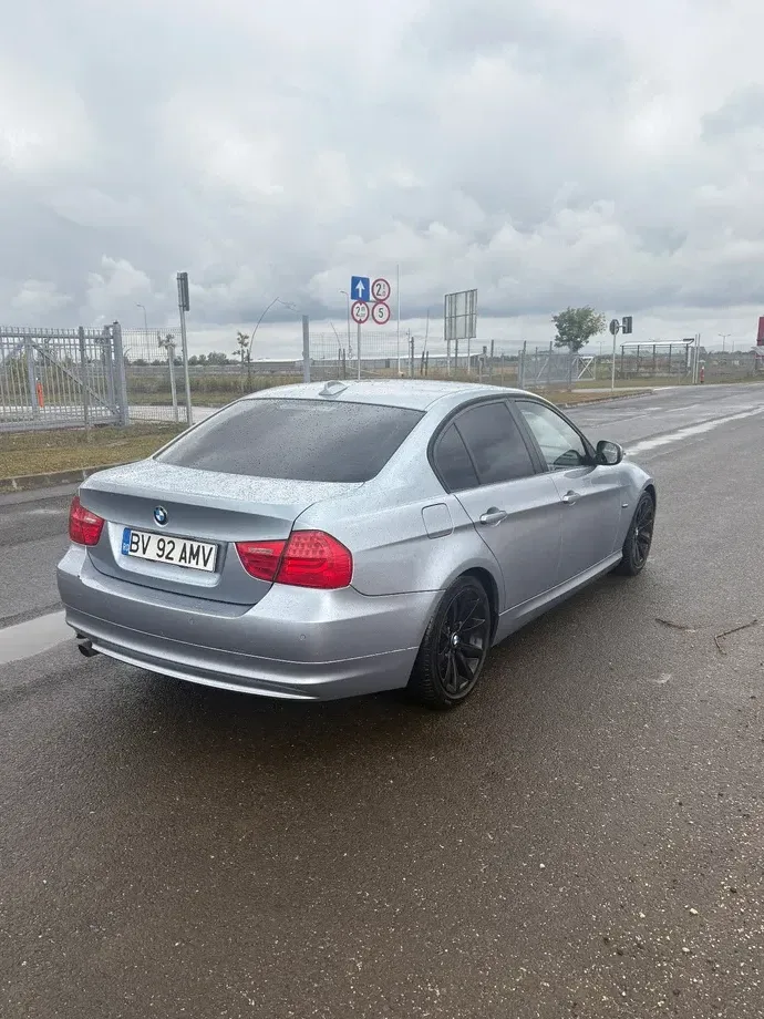 BMW Seria 3 E90/E91/E92/E93 318i — imagine 4