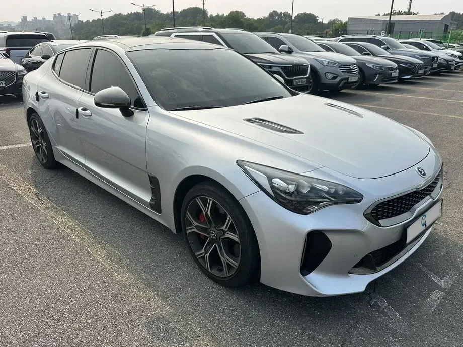 Kia Stinger — imagine 2