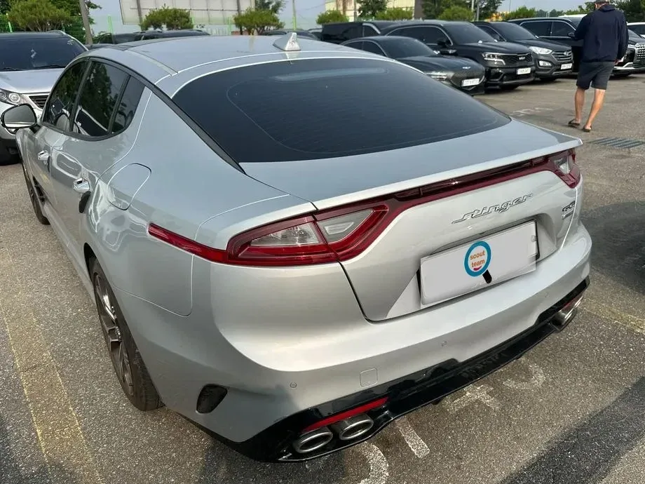 Kia Stinger — imagine 3