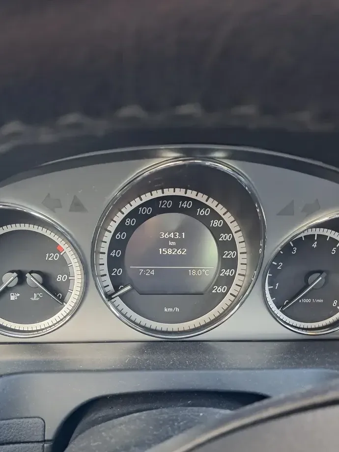 Mercedes-Benz C W204 180 CGI BlueEFFICIENCY — imagine 5