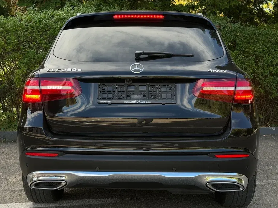 Mercedes-Benz GLC 250 d 4MATIC — imagine 4