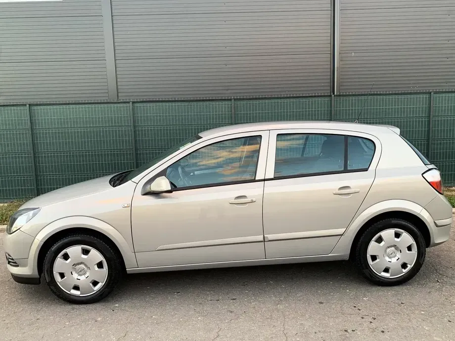 Opel Astra H Classic 1.6i — imagine 4