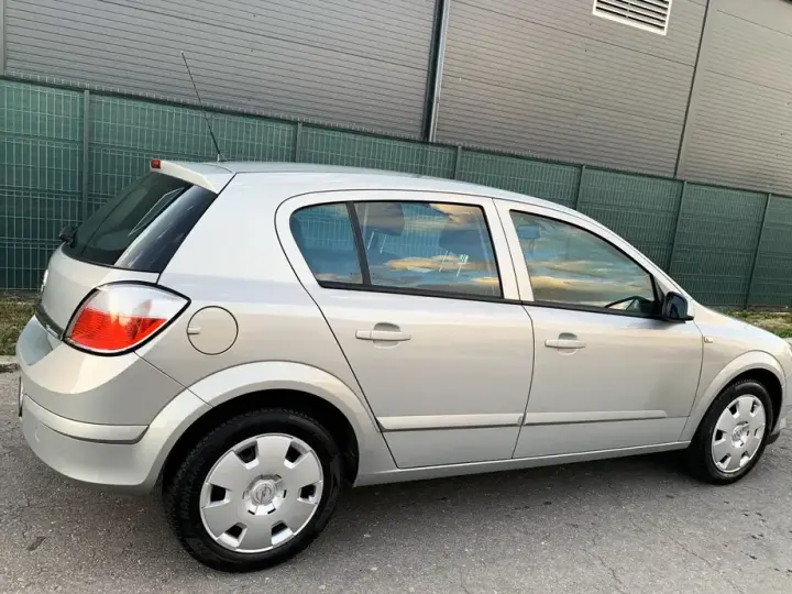 Opel Astra H Classic 1.6i
