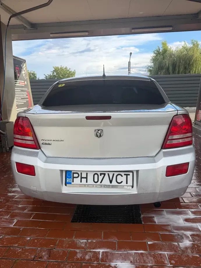 Dodge Avenger 2.0L CRD SXT — imagine 3