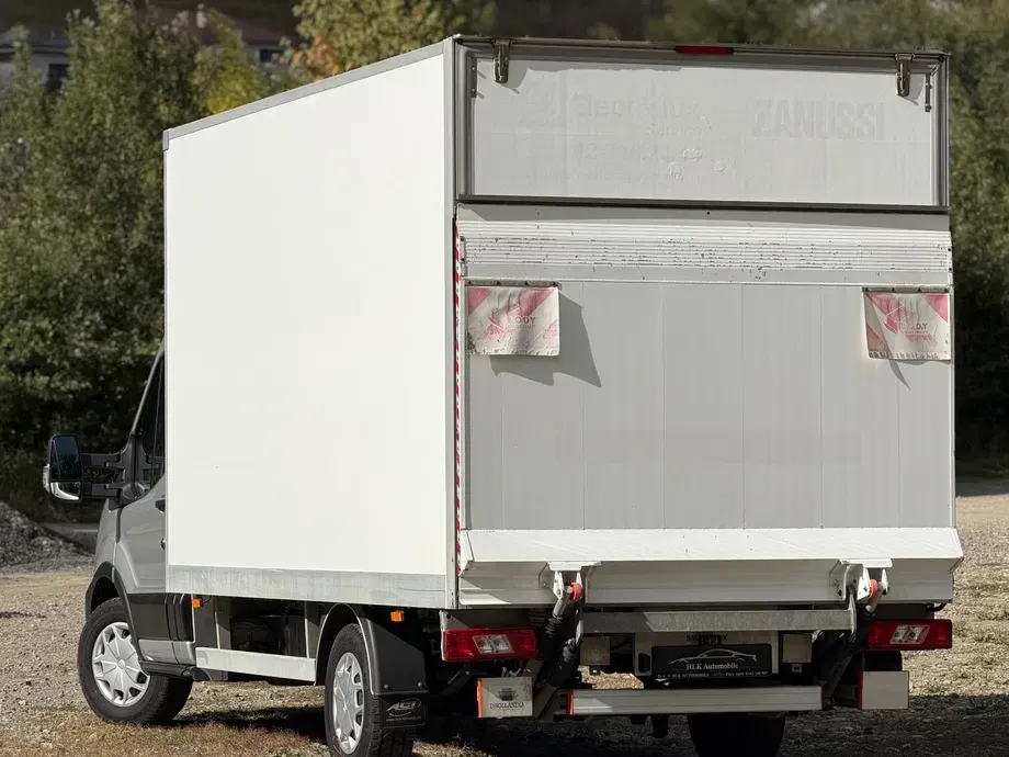 Ford Transit — imagine 3