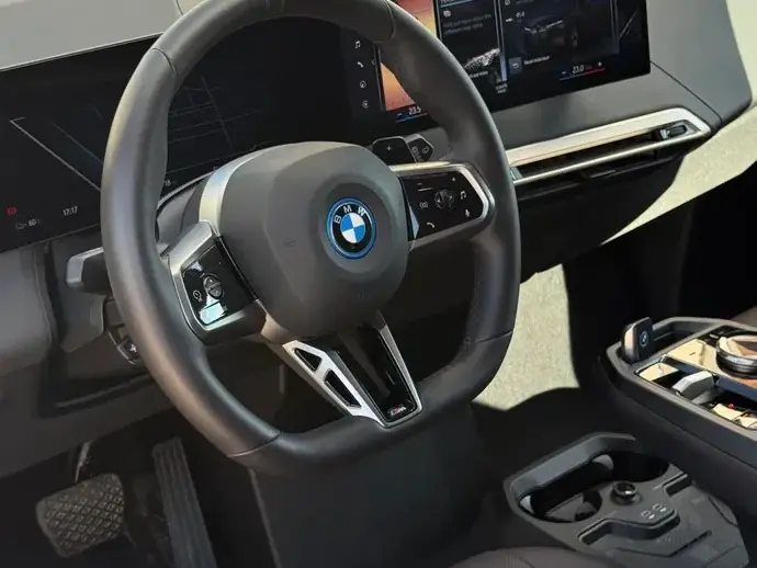 BMW iX xDrive40