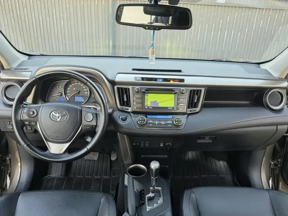 Toyota RAV4 2.2 D-4CAT 4WD Aut Luxury — imagine 6