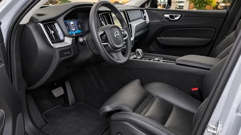 Volvo XC 60 T8 AWD Recharge Plus Bright — imagine 6