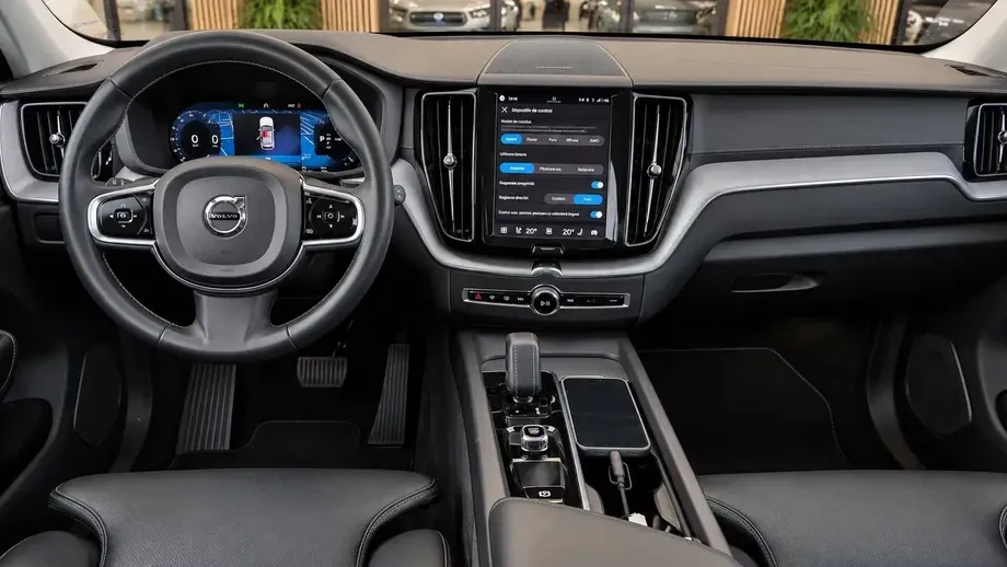 Volvo XC 60 T8 AWD Recharge Plus Bright — imagine 5