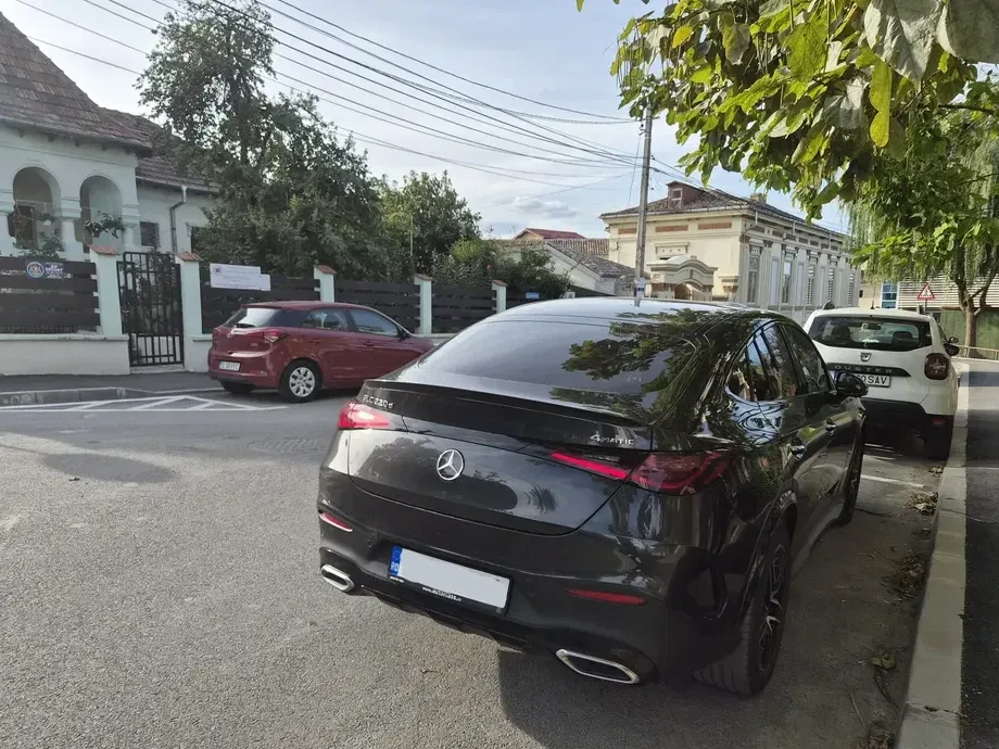 Mercedes-Benz GLC 220 d 4MATIC MHEV — imagine 4
