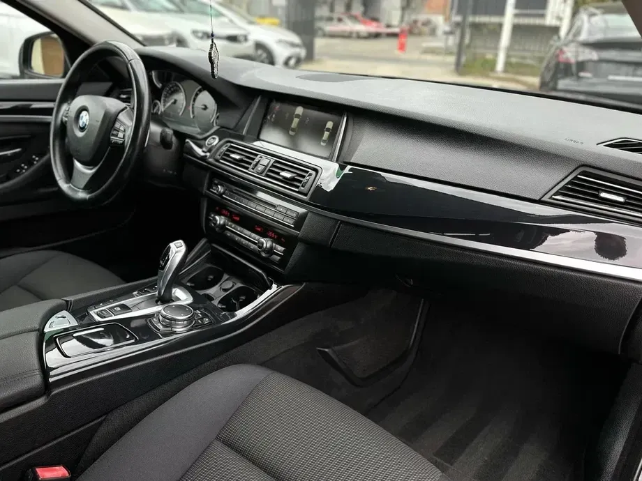 BMW Seria 5 520d Aut. — imagine 5