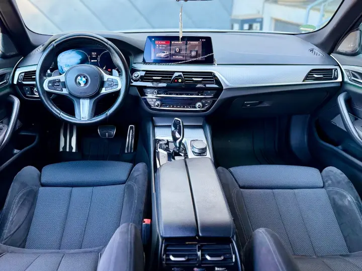 BMW Seria 5 G30 530e M sport
