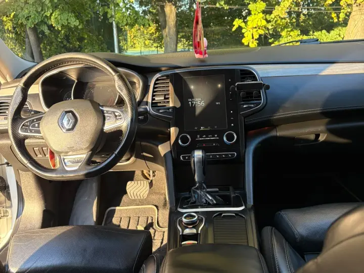 Renault Talisman Generatia anterioara Inițiale Paris
