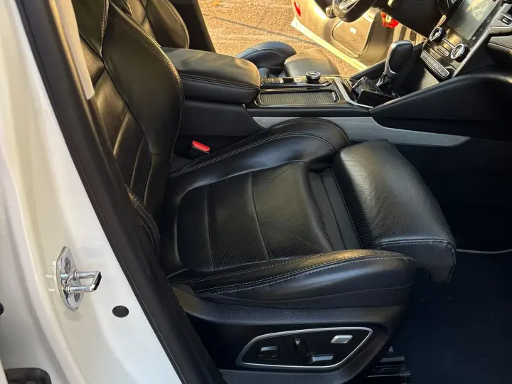 Renault Talisman Generatia anterioara Inițiale Paris
