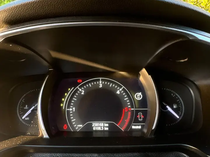 Renault Talisman Generatia anterioara Inițiale Paris