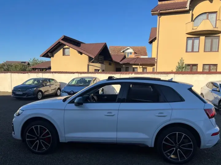 Audi Q5 FY 40 TDI quattro S tronic sport