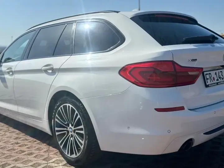 BMW Seria 5 G30/G31 520d xDrive AT MHEV