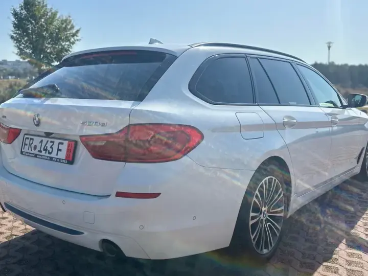 BMW Seria 5 G30/G31 520d xDrive AT MHEV