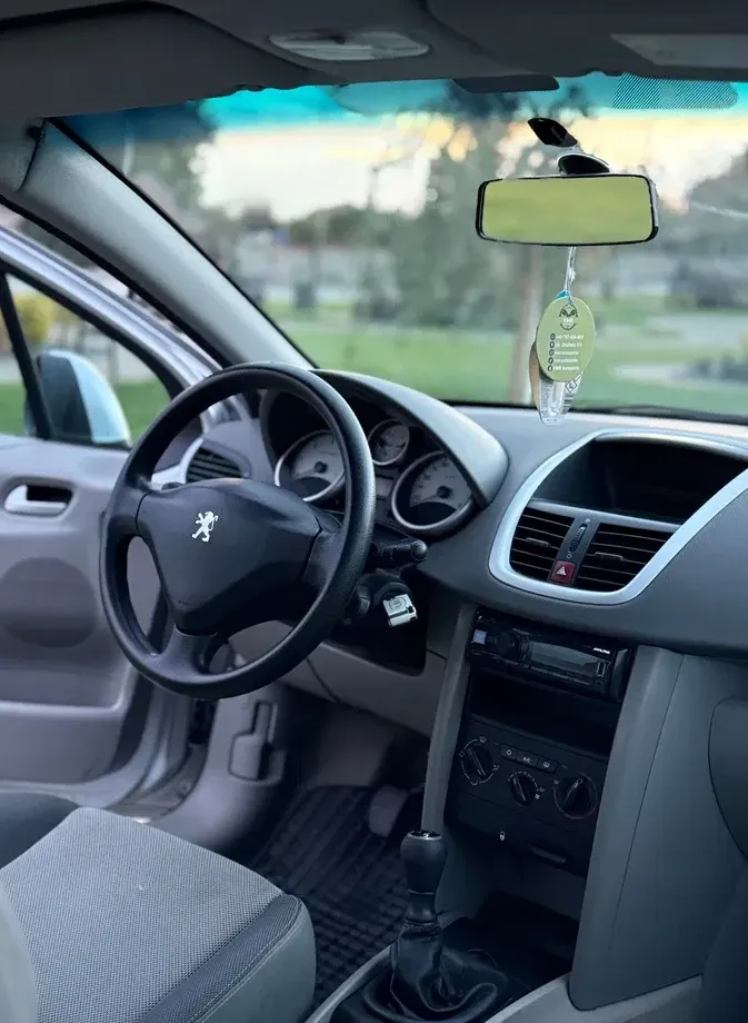 Peugeot 207 — imagine 10