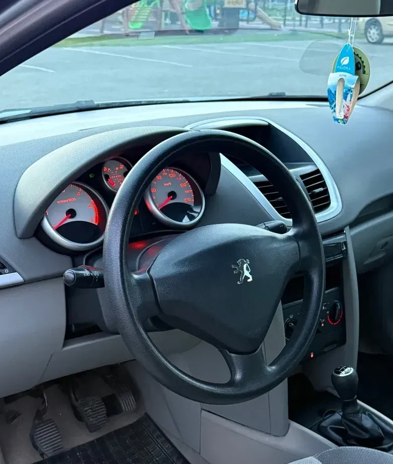 Peugeot 207 — imagine 9