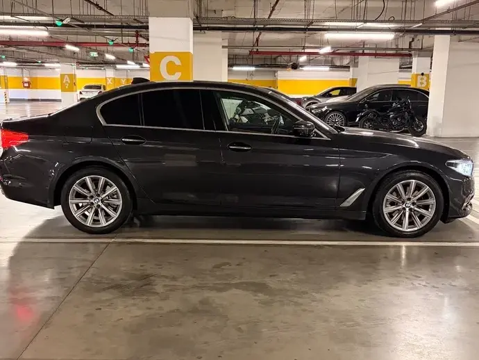 BMW Seria 5 G30/G31 520d xDrive AT