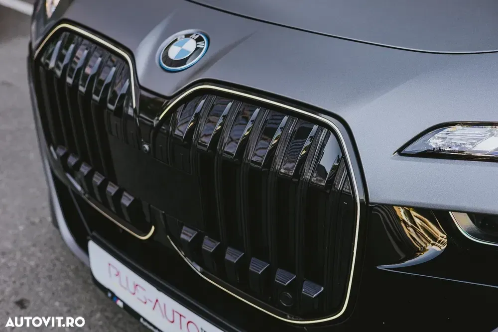 BMW Seria 7 G70 [2022-Prezent] — imagine 4