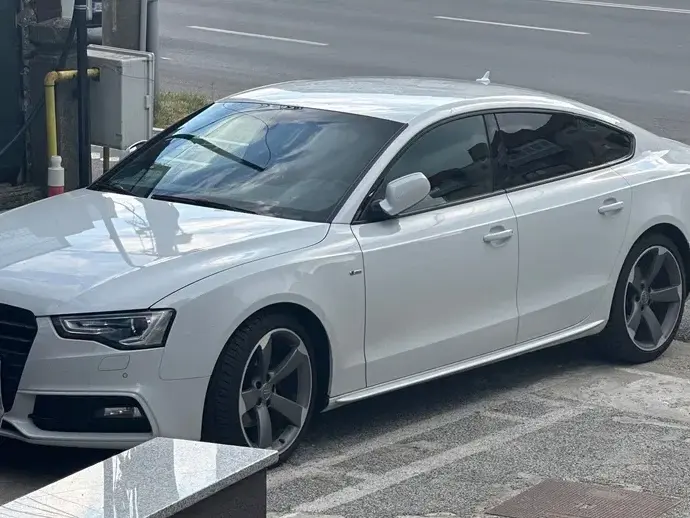 Audi A5 Limuzina