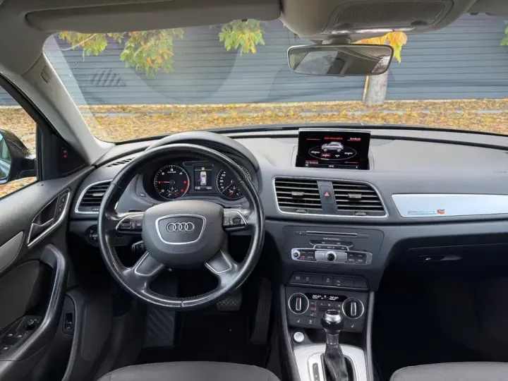Audi Q3 8U