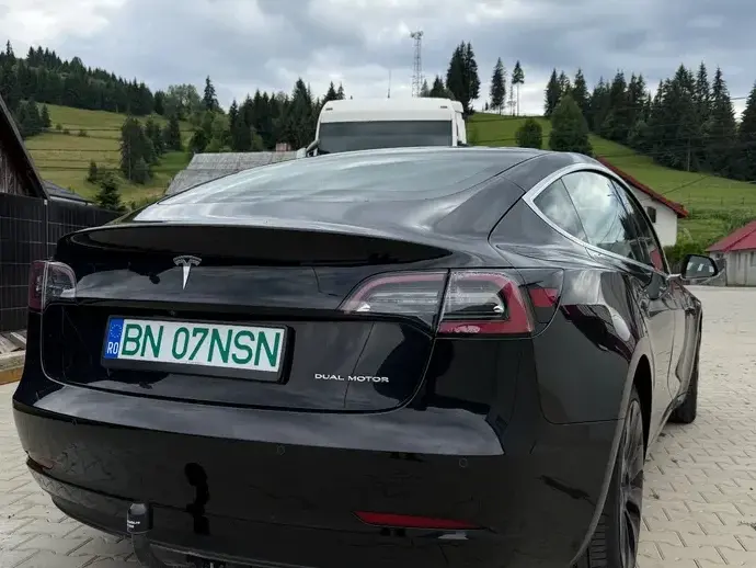 Tesla Model 3 Long Range