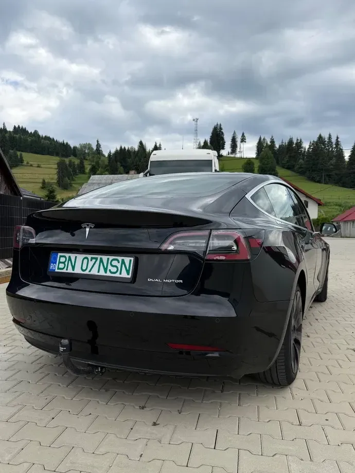 Tesla Model 3 Long Range — imagine 6